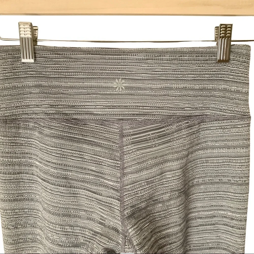 ATHLETA Jacquard Chaturanga Athletic Tight Legging Grey Size Small - Picture 7 of 13